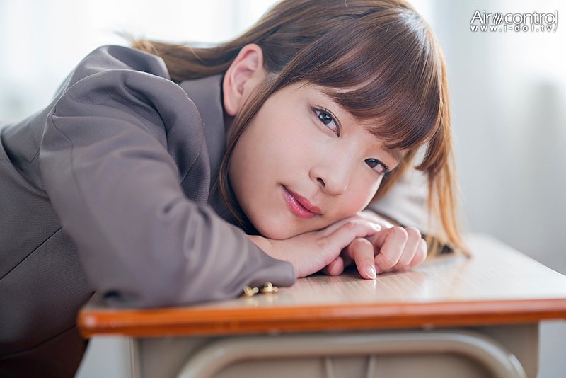 「この教室誰もこないね…」制服美少女・あべちゃんと教室でイチャイチャ！ついには制服を脱ぎだして…　あべみかこサンプル04