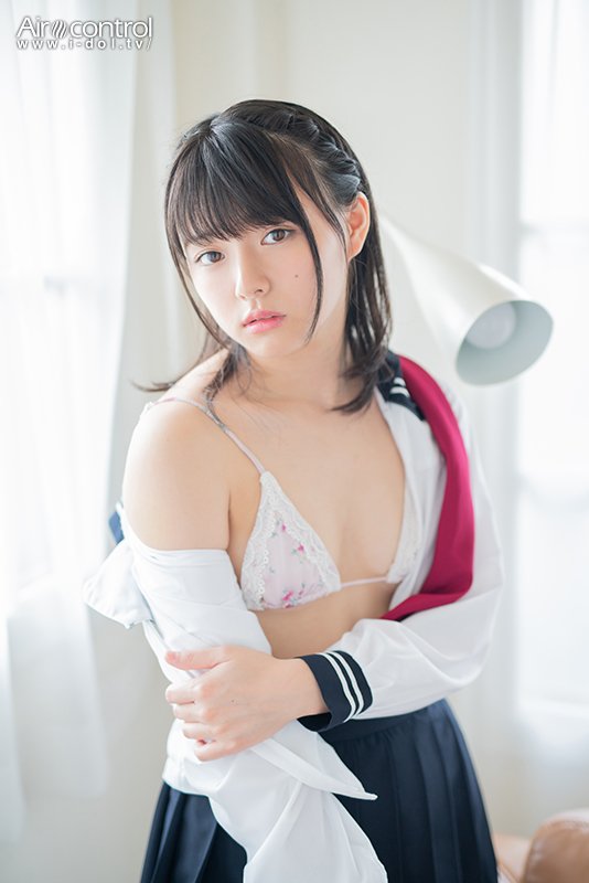 つばさちゃんとお部屋で制服デート。ブレザーもセーラーもたっぷり楽しめちゃいます！葉月つばさサンプル05