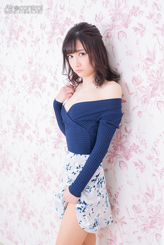 VGF　ヴァーチャルガールフレンド　清水楓　【ソファーでイチャラブ＆目隠しして水着で…】サンプル01